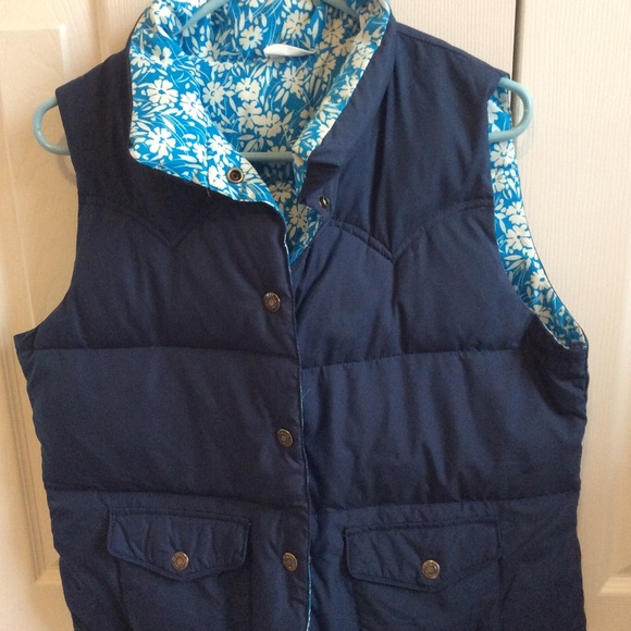 american eagle puffer vest